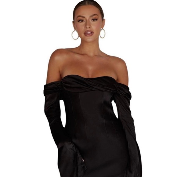 Meshki Dresses & Skirts - Meshki Black Off-Shoulder Maxi Dress